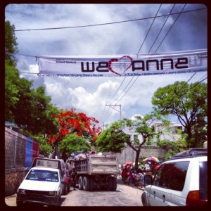 All traffic stopped on Delmas 75 so workers could load a pile of garbage on a trash truck. This is progress!